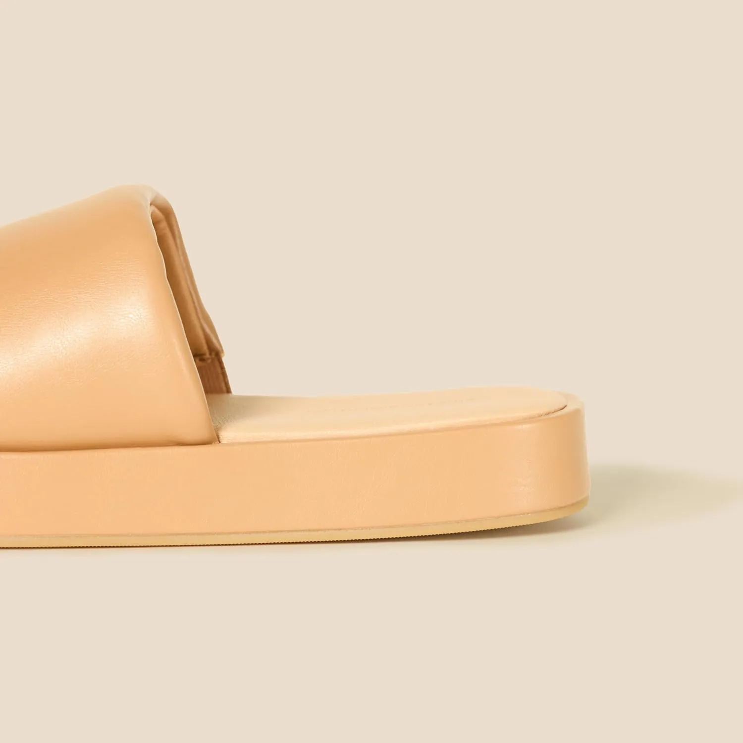 Amazon Essentials Women's Slide Flatform Sandal
