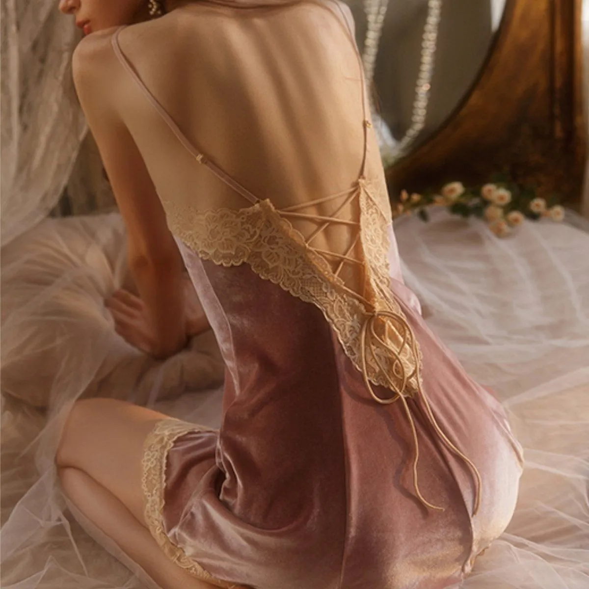 Avelane velvet slip