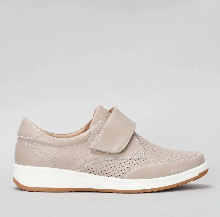 CC Resorts Womens Nell