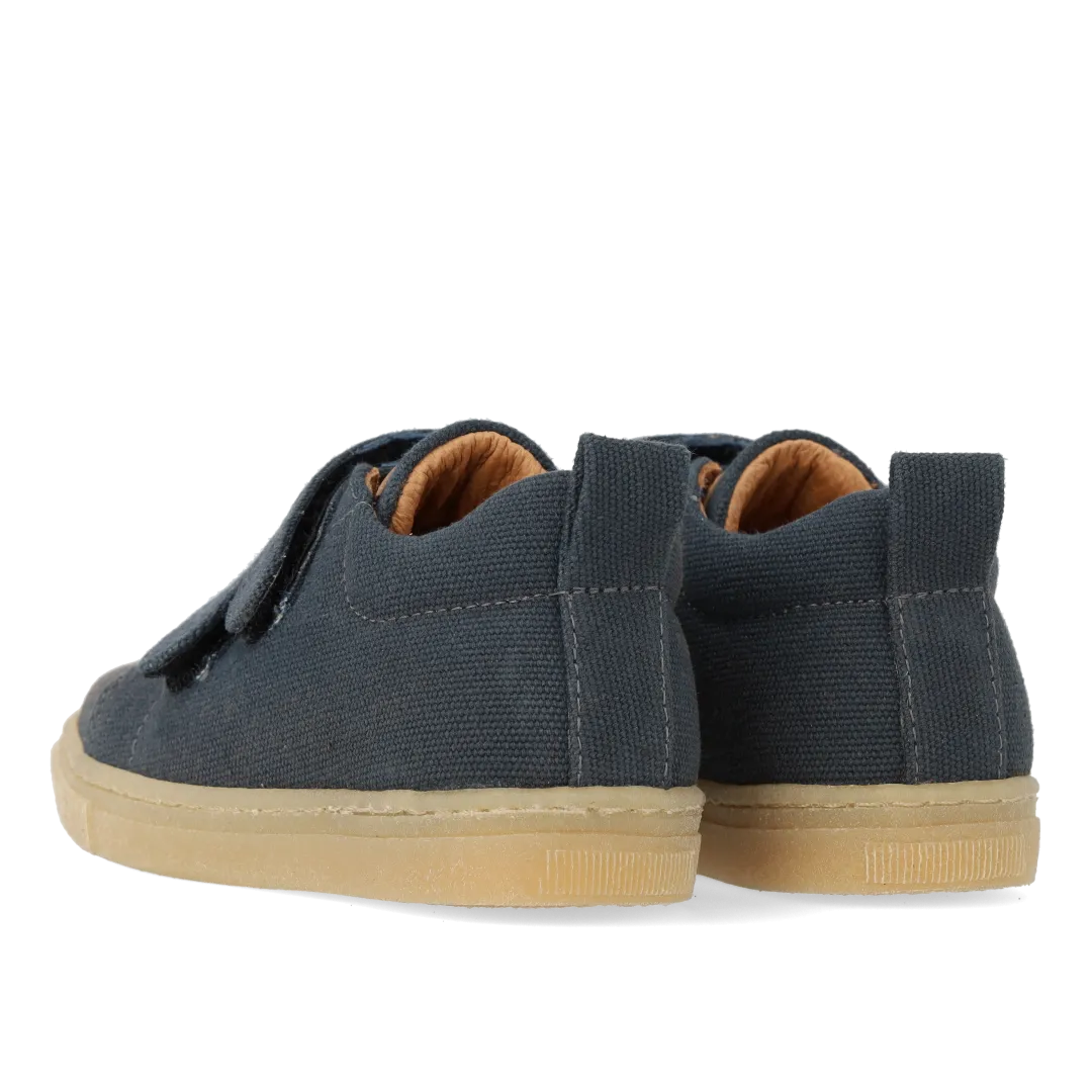 Classic sneaker in recycled cotton canvas