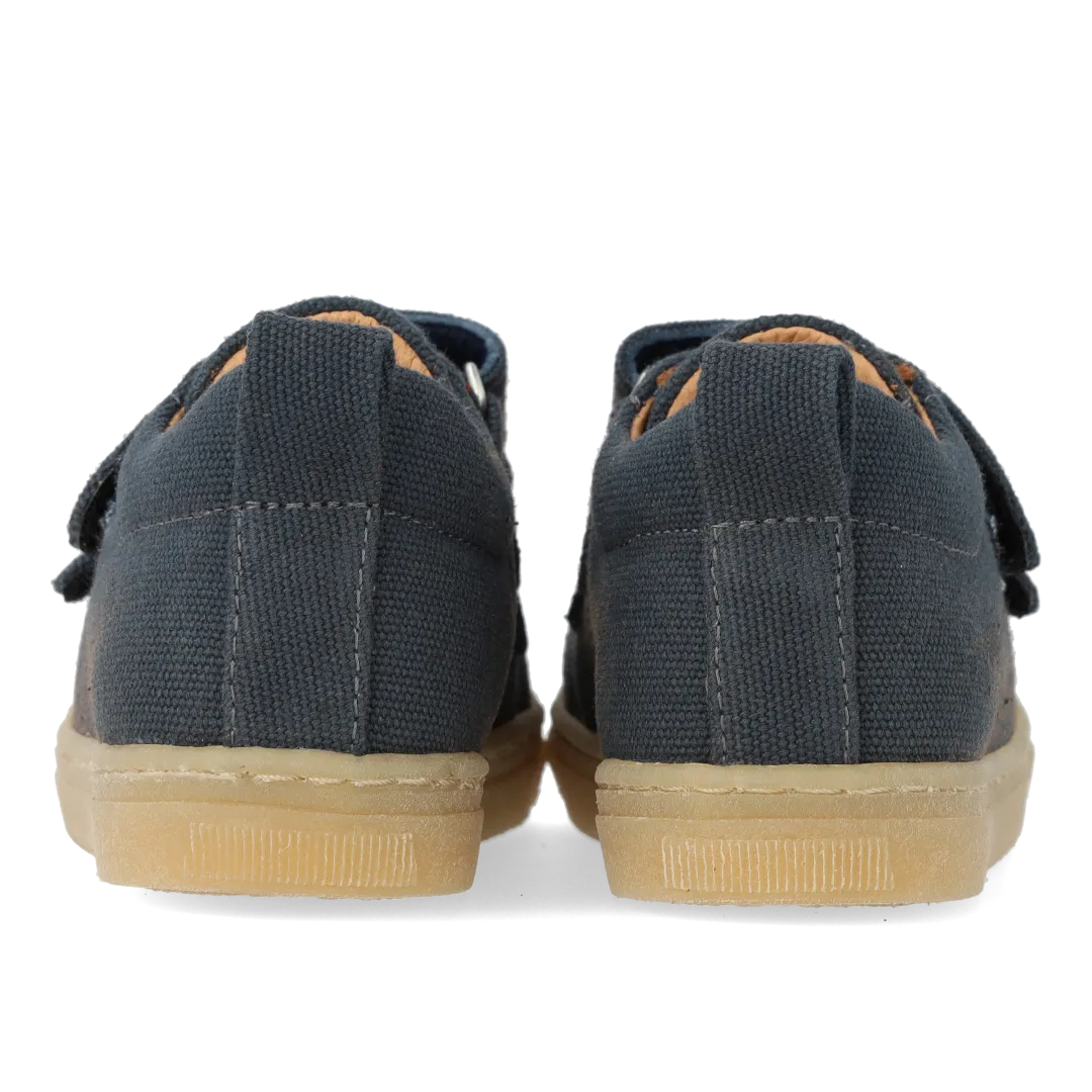 Classic sneaker in recycled cotton canvas