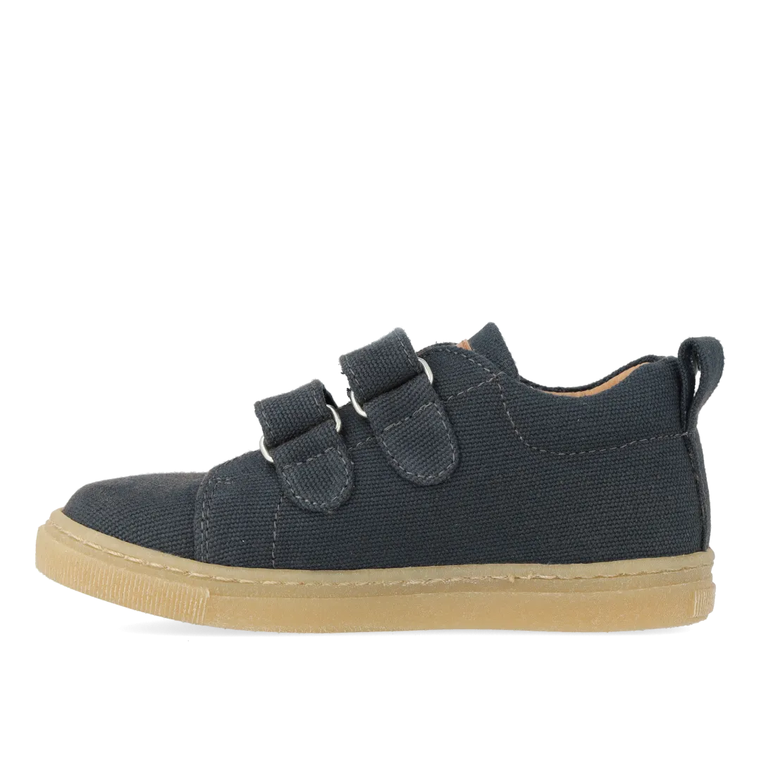 Classic sneaker in recycled cotton canvas
