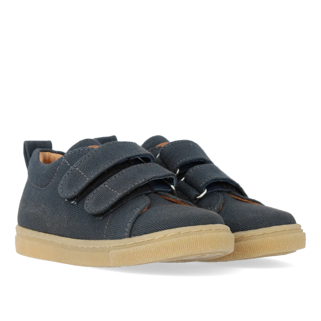 Classic sneaker in recycled cotton canvas