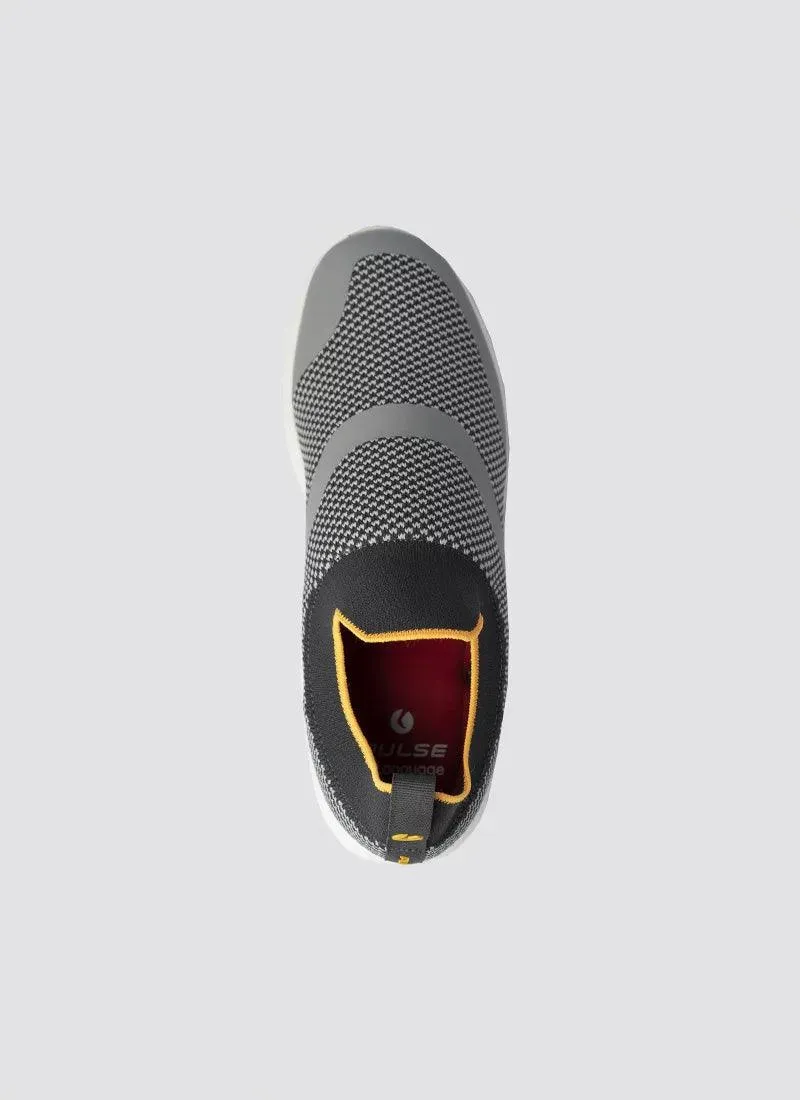 Cosmos Sneaker