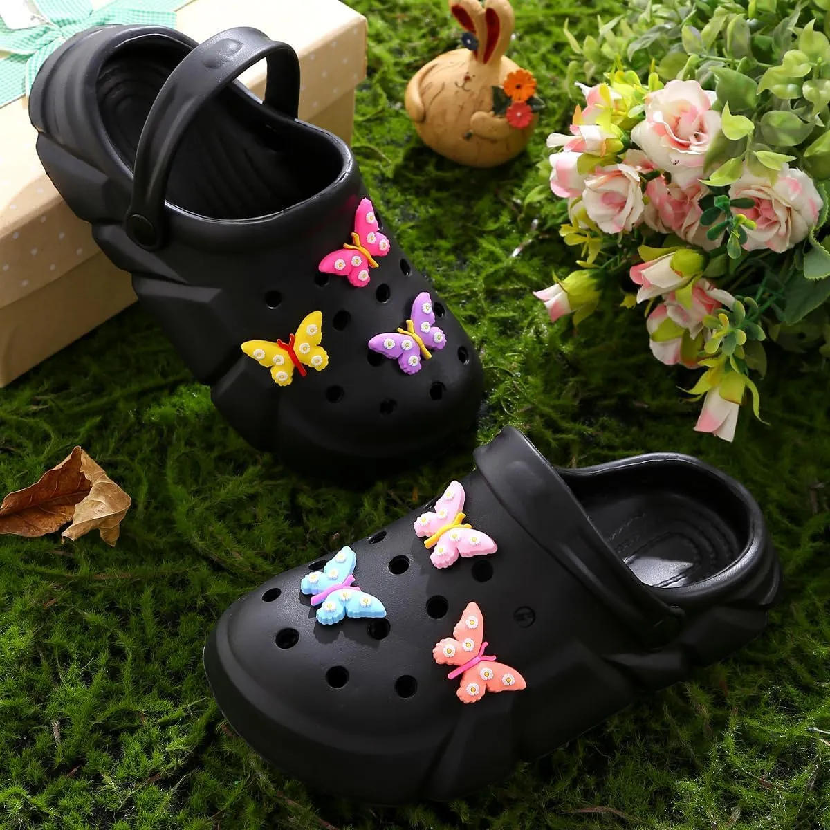 Cute Butterfly-Themed Lightweight Girls' Clogs, Platform Soft Sole Closed Toe EVA Home Garden Clog Shoes, Two-Way Wear Breathable Beach Clogs, Trendy Non-Slip Slip-On Sandals for Outdoor Indoor