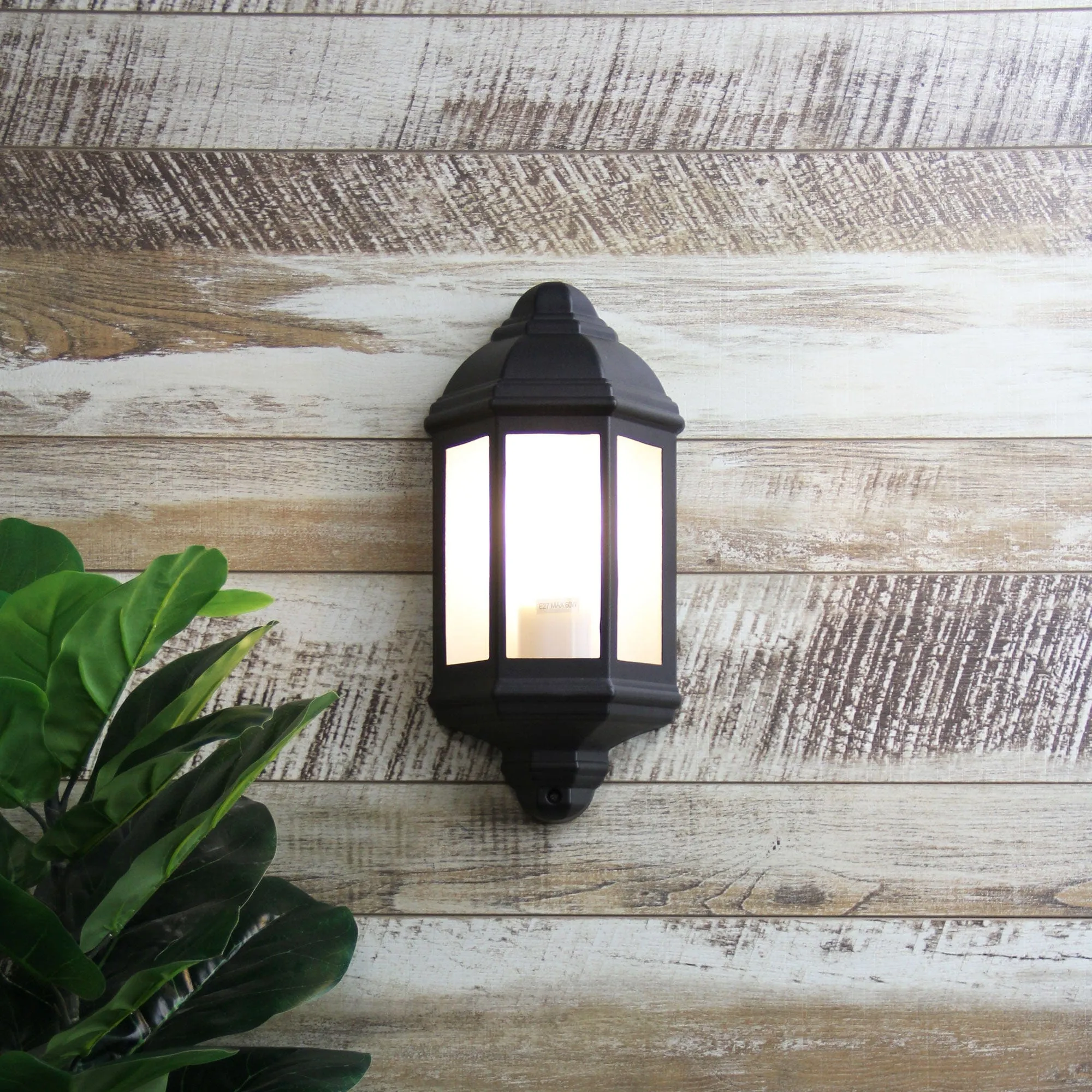 FENCHURCH - Traditional Black 1 Light Exterior Flush Wall Bracket With Clear Diffuser - IP44
