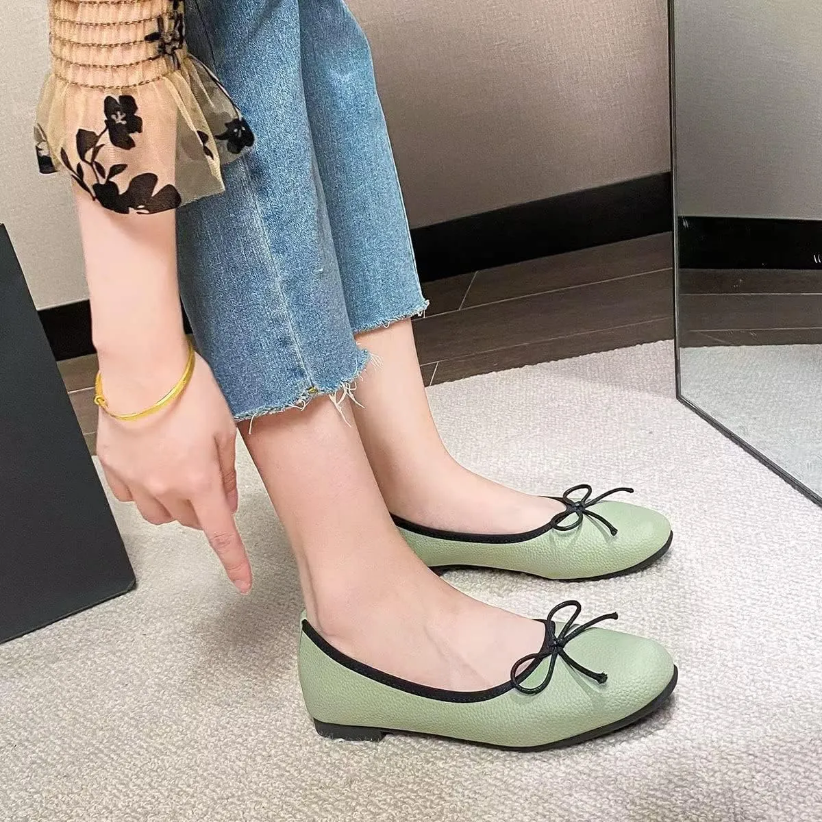 Hee grand Women Square Toe Cute Bow-Knot Ballet Shoes Solid Slip-On Flats Comfort Work Shoes Light Weight Loafers