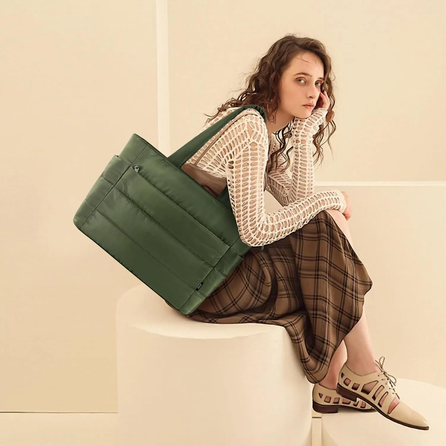 KALIDI Quilted Tote Bag, Carryall Puffer Messenger Laptop Bag Padded Shoulder Large Anti Splash Zipper Casual Work Gym Wome