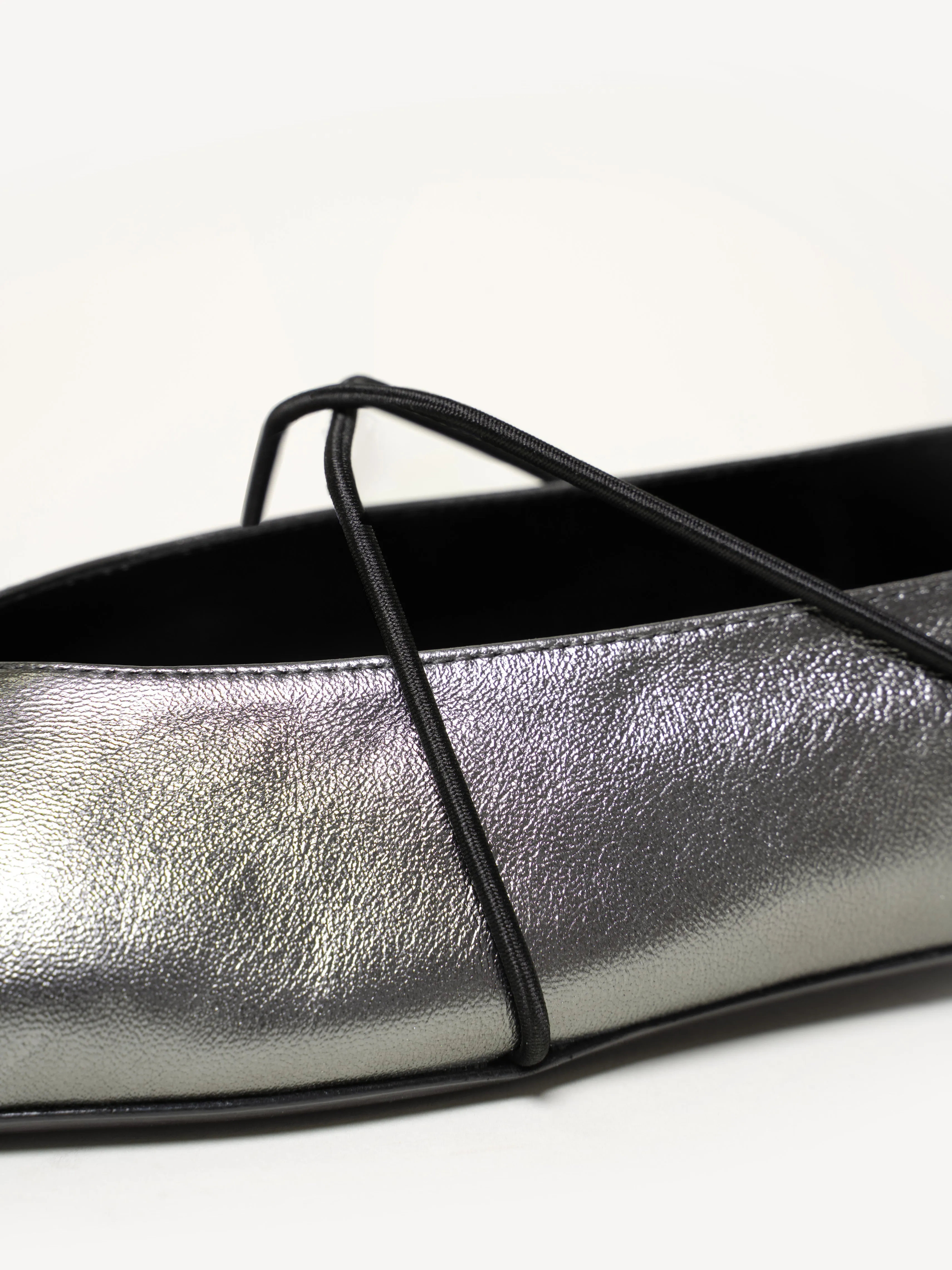The Una (Sample Sale)