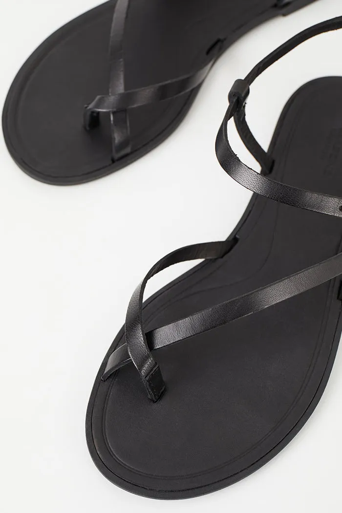 TIA 2.0 ANKLE STRAP SANDAL SIZE 37