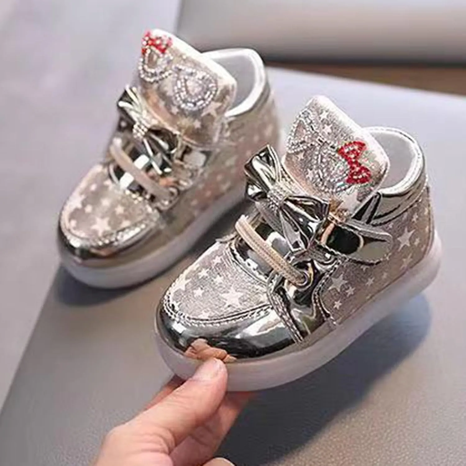 Toddler Boys Girl Light Up Flat Shoes Kids 𝗖artoon Lace-Up Luminous Sport High Top Flashing Casual Anti-Slip Sneakers