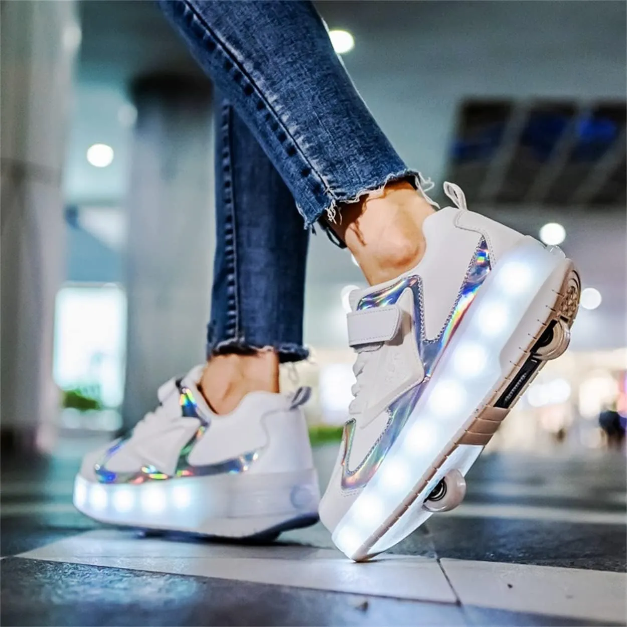 Unisex Roller Shoes Kids Sparkling Wheels Shoes Girls Light up Roller Skates Sneakers Boys Rechargeable Flashing Sneakers for Gift