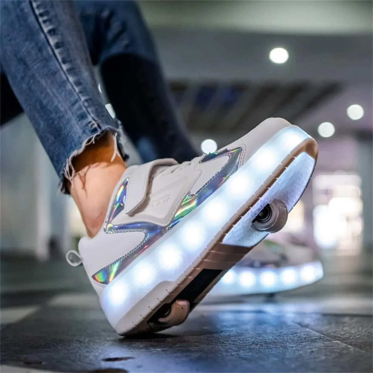 Unisex Roller Shoes Kids Sparkling Wheels Shoes Girls Light up Roller Skates Sneakers Boys Rechargeable Flashing Sneakers for Gift