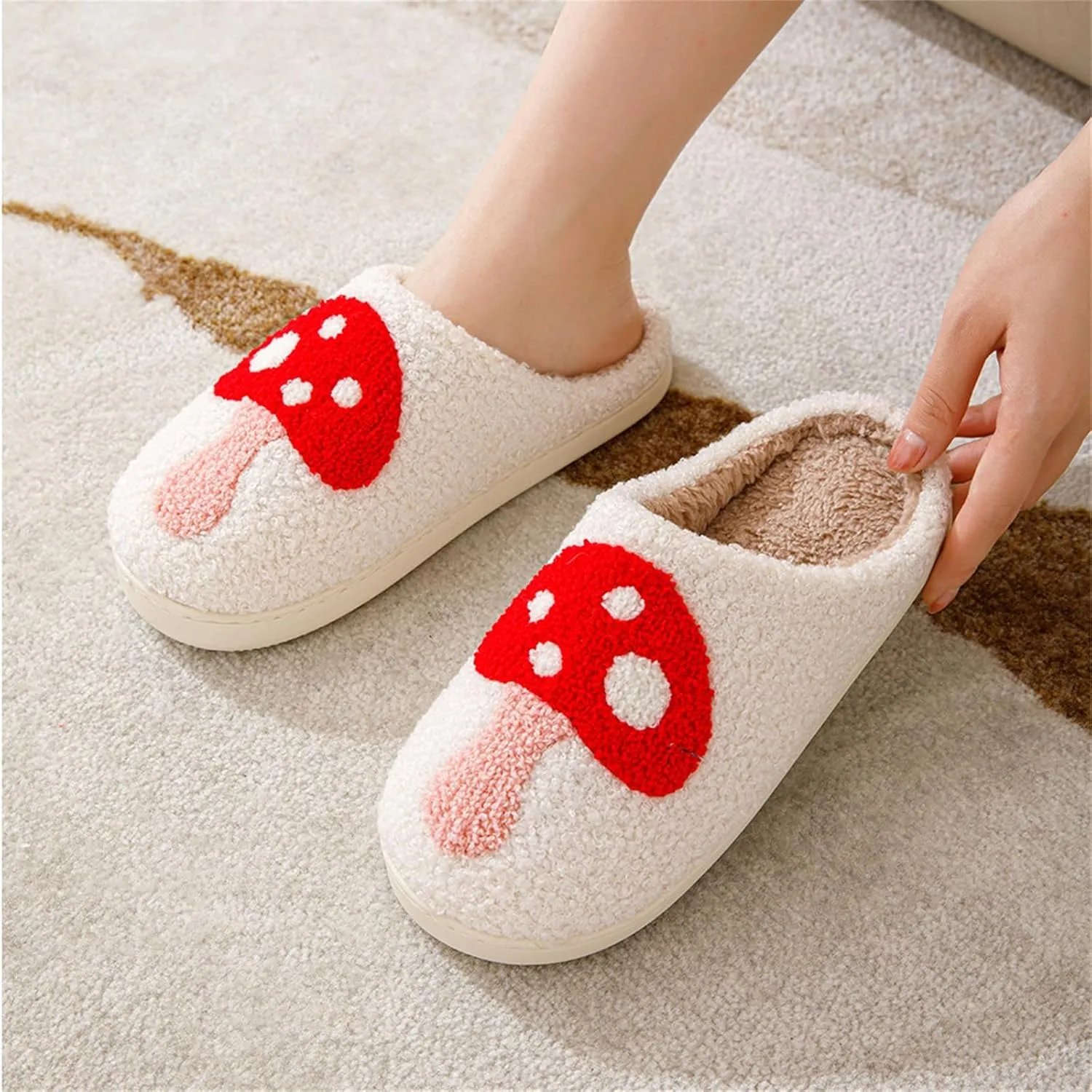 Women Slippers Cute House Slippers Strawberry Slippers Comfy Soft Bedroom Shoes Warm Fuzzy Slip-On Slippers Indoor Non-slip Plush Bedroom Slippers, E-24TX001