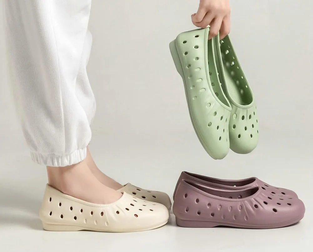Women's Jelly Sandals Slip On Flats Lightweight Breathable Non-Slip Garden Shoes Comfort Soft Hollow Out Loafers Outdoor Beach Slides