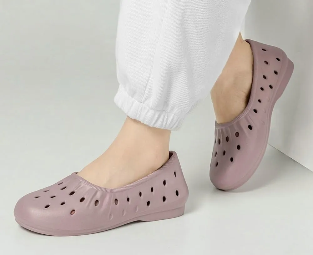 Women's Jelly Sandals Slip On Flats Lightweight Breathable Non-Slip Garden Shoes Comfort Soft Hollow Out Loafers Outdoor Beach Slides