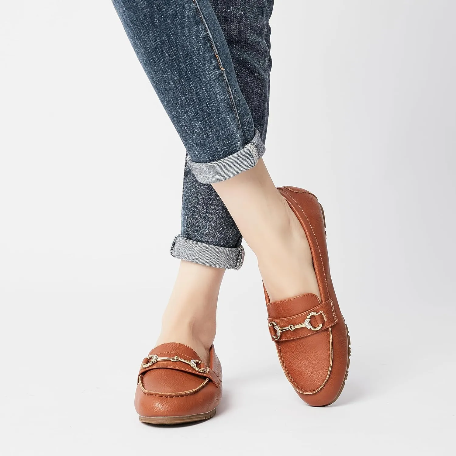 Women's Wide Loafers Casual Slip on Flat Shoes Women's Comfort Penny Loafers with Arch Support Women Dressy Moccasins