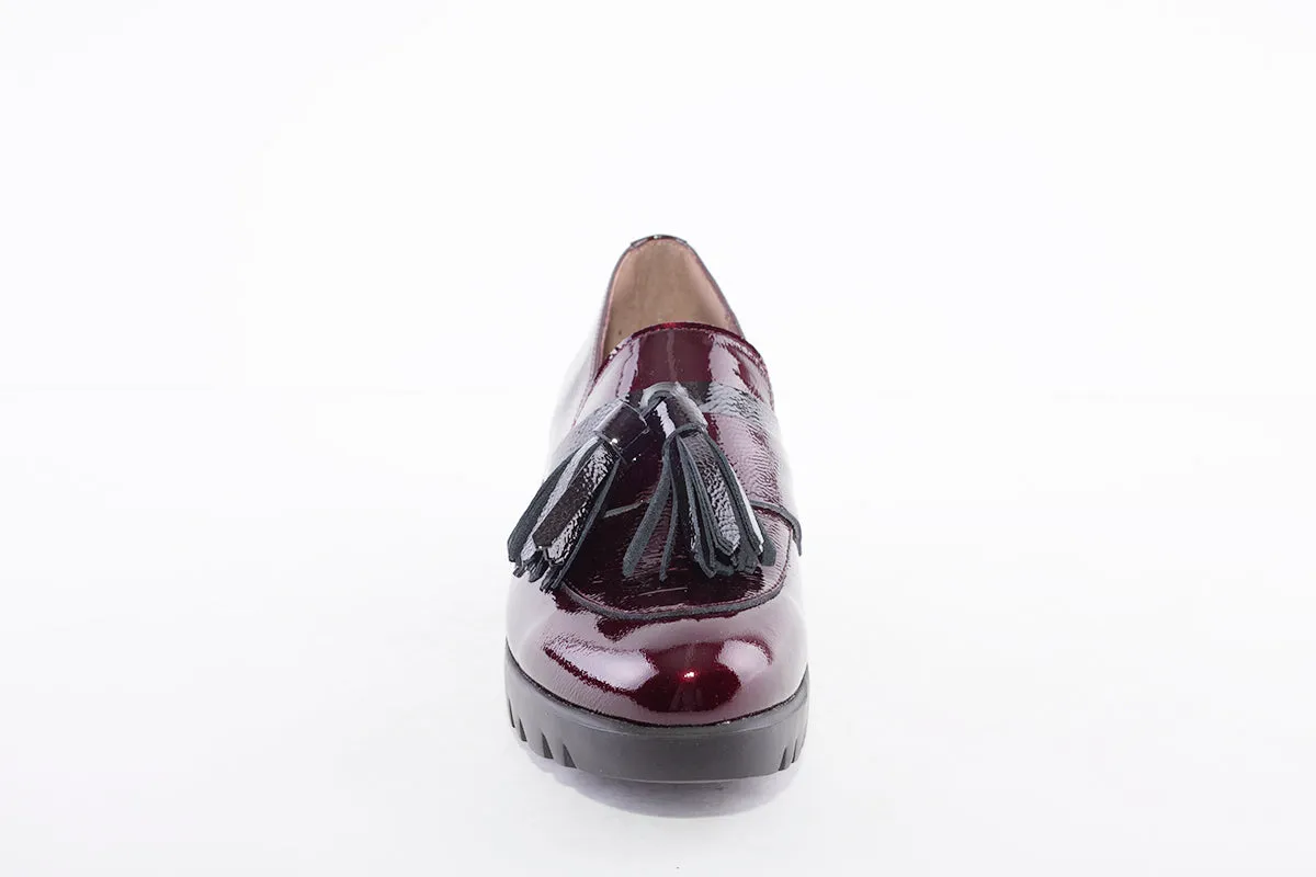 WONDERS - C-33174 SLIP-ON WEDGE SHOE - WINE PATENT