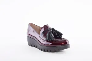 WONDERS - C-33174 SLIP-ON WEDGE SHOE - WINE PATENT